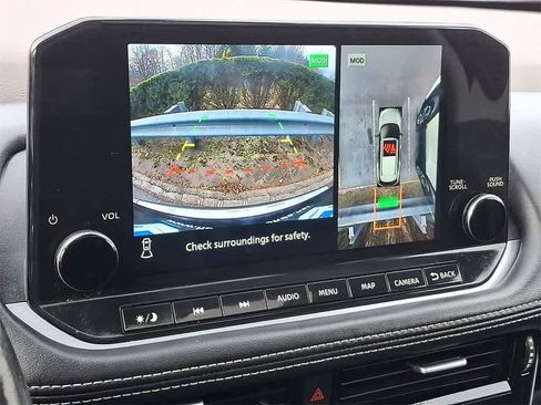 Used 2022 Nissan Rogue SL w/ SL Premium Package image 15