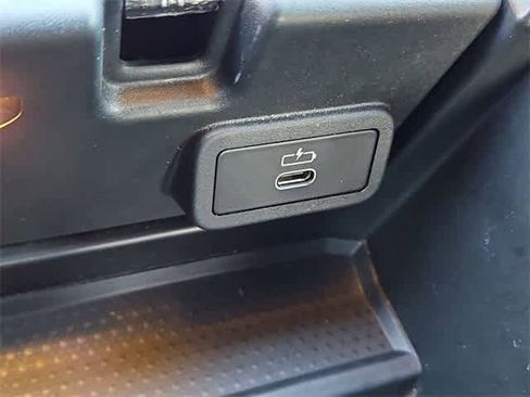 Used 2023 BMW 330e image 31