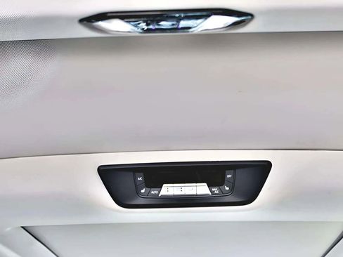 Used 2019 BMW X7 xDrive40i w/ Premium Package AWD/4WD image 42