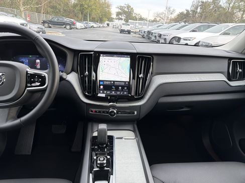 Certified 2025 Volvo XC60 B5 Plus image 31