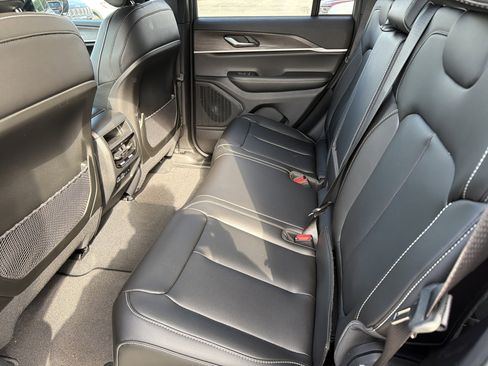 New 2025 Jeep Grand Cherokee Limited AWD/4WD image 22