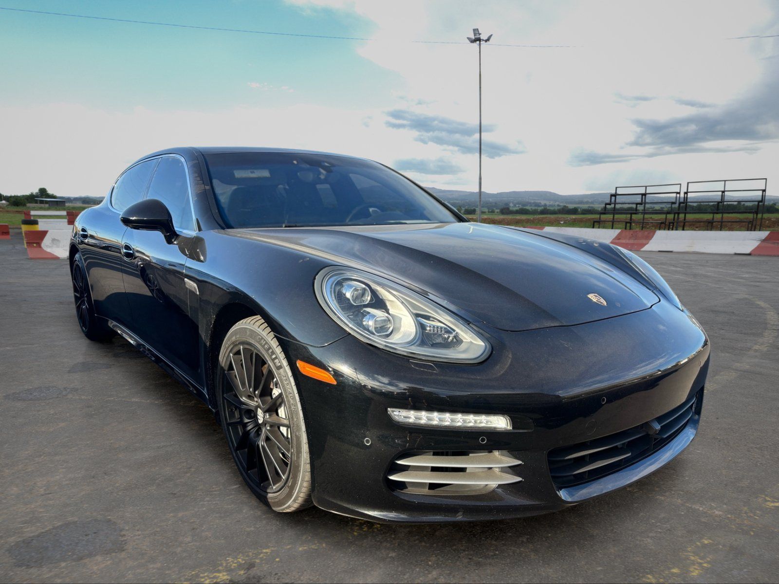 Used 2014 Porsche Panamera 4S Executive AWD/4WD image 2