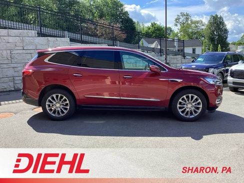 Used 2019 Buick Enclave Essence w/ LPO, Luxury Package AWD/4WD image 8