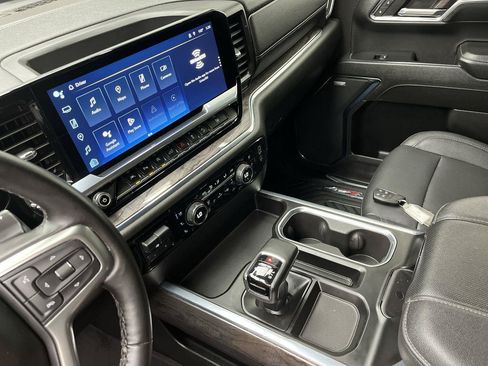Certified 2024 Chevrolet Silverado 1500 LTZ AWD/4WD image 18