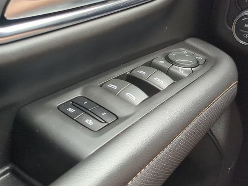 Used 2023 GMC Yukon AT4 w/ AT4 Premium Plus Package image 23