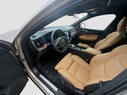 Used 2024 Volvo XC60 B5 Ultimate AWD/4WD image 7