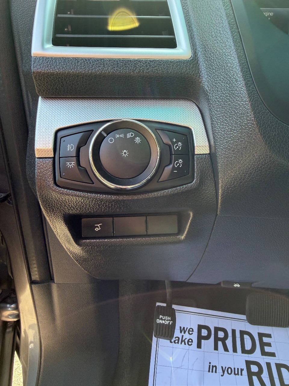 Used 2014 Ford Explorer XLT w/ Equipment Group 202A FWD image 18
