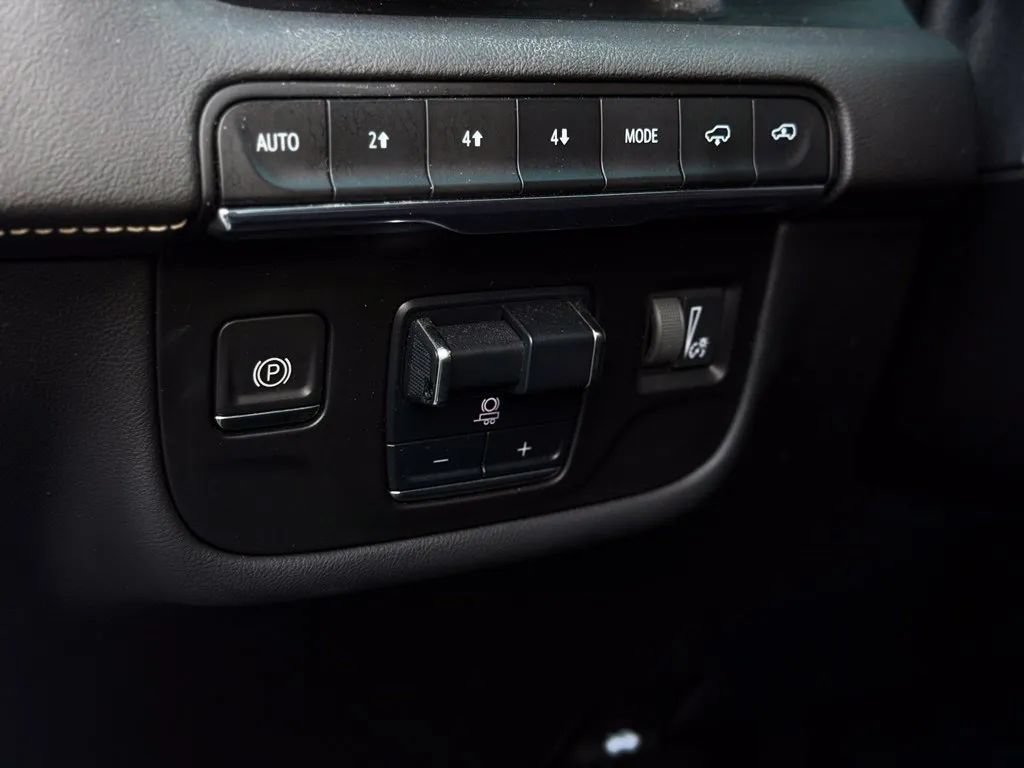 Used 2021 Cadillac Escalade Sport w/ Driver Assist Tech Package AWD/4WD image 16