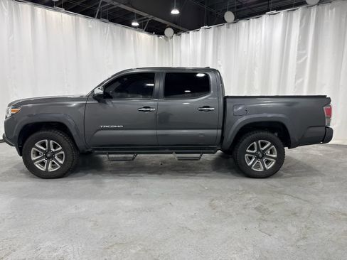 Used 2017 Toyota Tacoma Limited w/ Tow Package AWD/4WD image 2