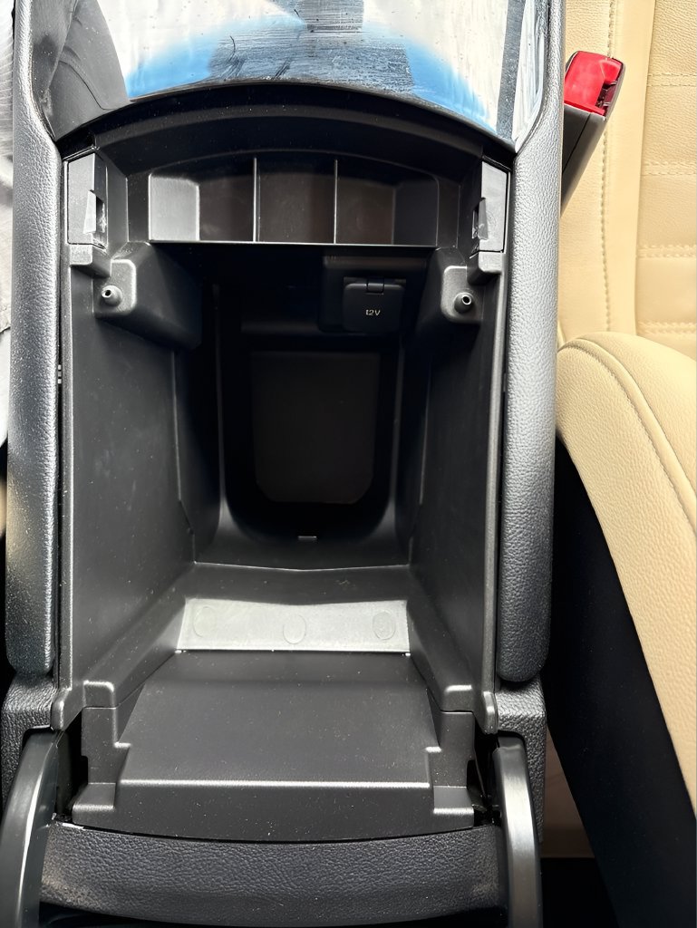 Used 2018 Ford Edge SEL w/ Equipment Group 201A FWD image 29