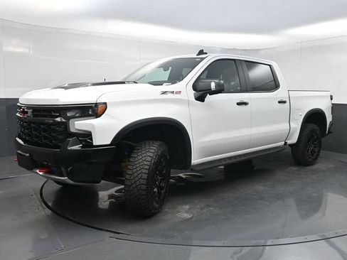 Used 2022 Chevrolet Silverado 1500 ZR2 w/ Technology Package AWD/4WD image 5