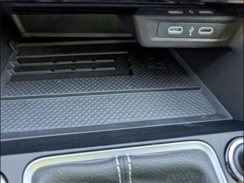 Used 2025 Volkswagen Jetta SE image 17