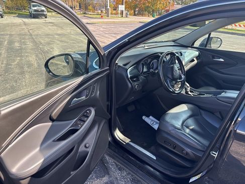Used 2020 Buick Envision Essence image 9