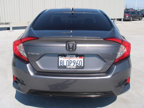 Used 2019 Honda Civic EX image 4