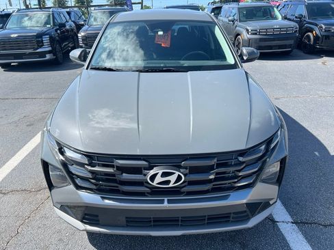 Used 2025 Hyundai Tucson SE FWD image 1