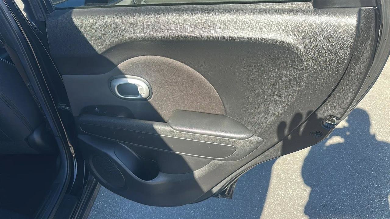 Used 2015 Kia Soul FWD image 26
