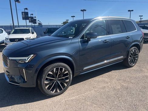 New 2026 Volvo XC90 B6 Plus w/ Protection Package Premier image 8