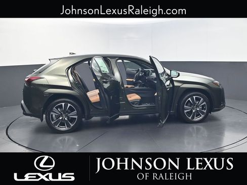 New 2026 Lexus UX 300h FWD image 32
