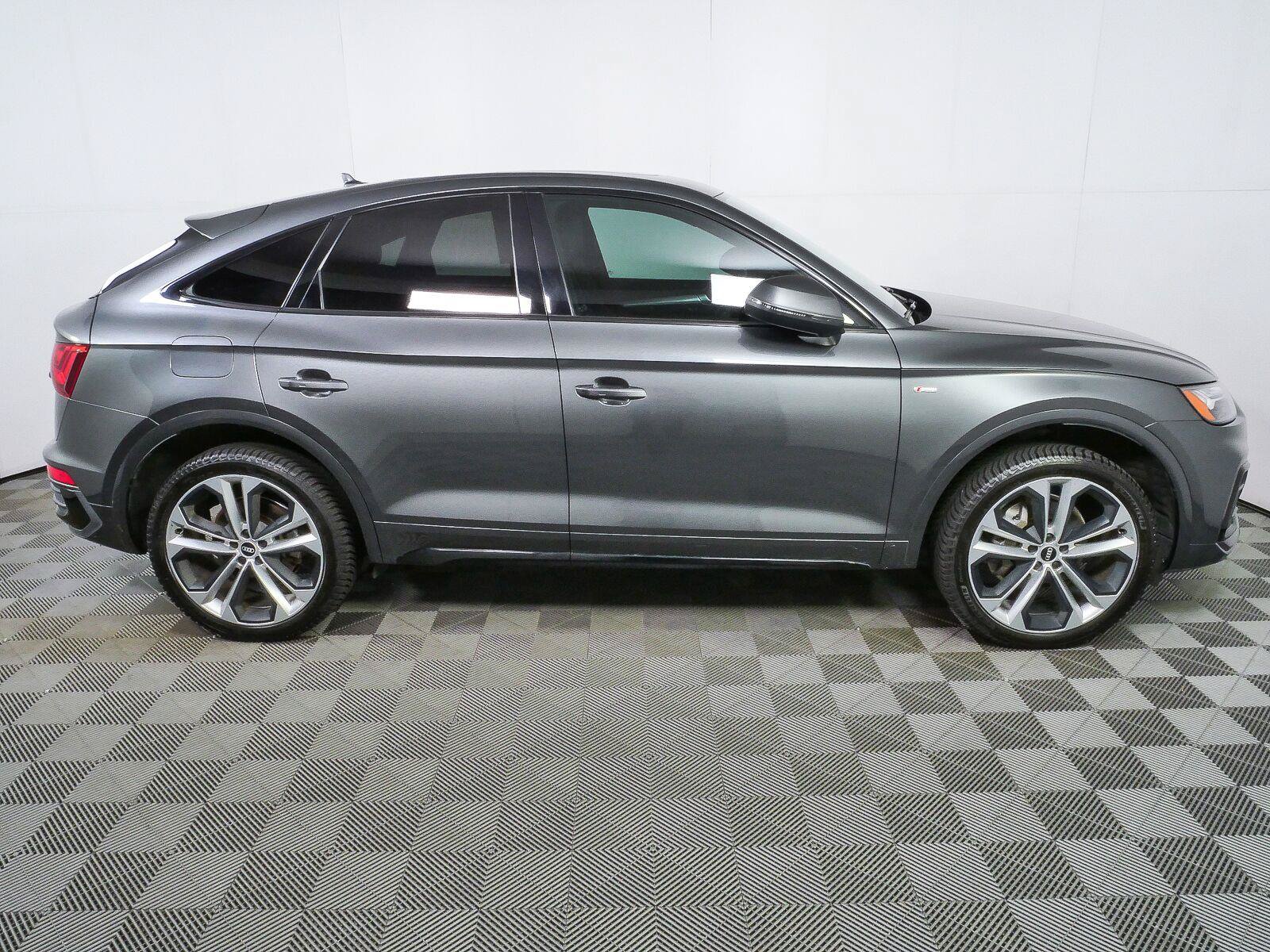 Used 2022 Audi Q5 2.0T Premium Plus AWD/4WD image 2