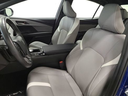 Used 2026 Toyota Camry SE w/ Convenience Package FWD image 11