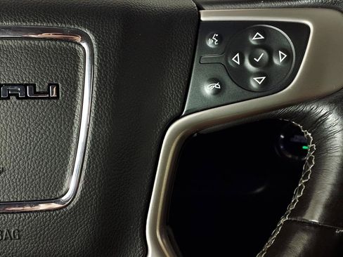 Used 2018 GMC Yukon Denali image 21