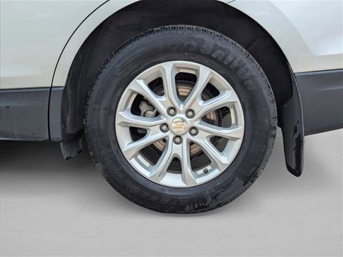 Used 2020 Chevrolet Equinox LS w/ LS Convenience Package AWD/4WD image 9