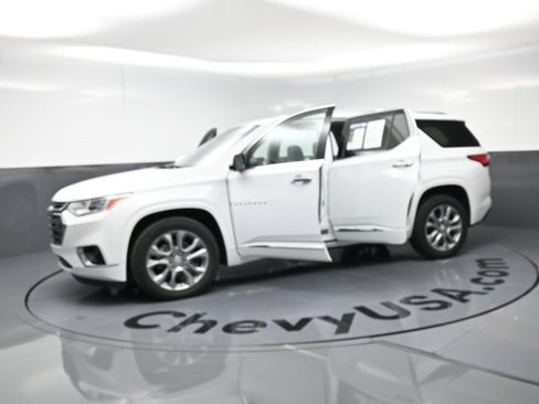 Used 2018 Chevrolet Traverse Premier FWD image 22