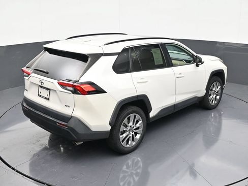 Used 2022 Toyota RAV4 XLE Premium FWD image 17