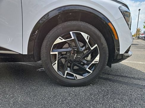 Certified 2025 Kia Sportage SX AWD/4WD image 11