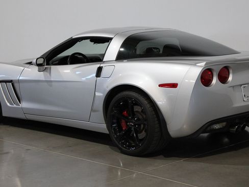 Used 2013 Chevrolet Corvette Grand Sport w/ 2LT Preferred Equipment Group RWD image 27