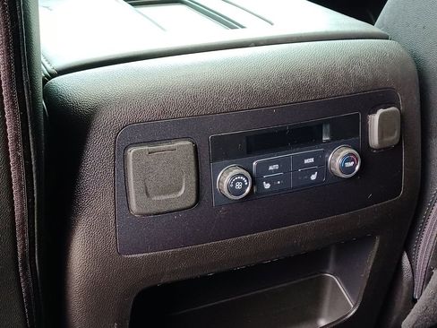 Used 2019 Chevrolet Tahoe LT w/ Luxury Package image 32