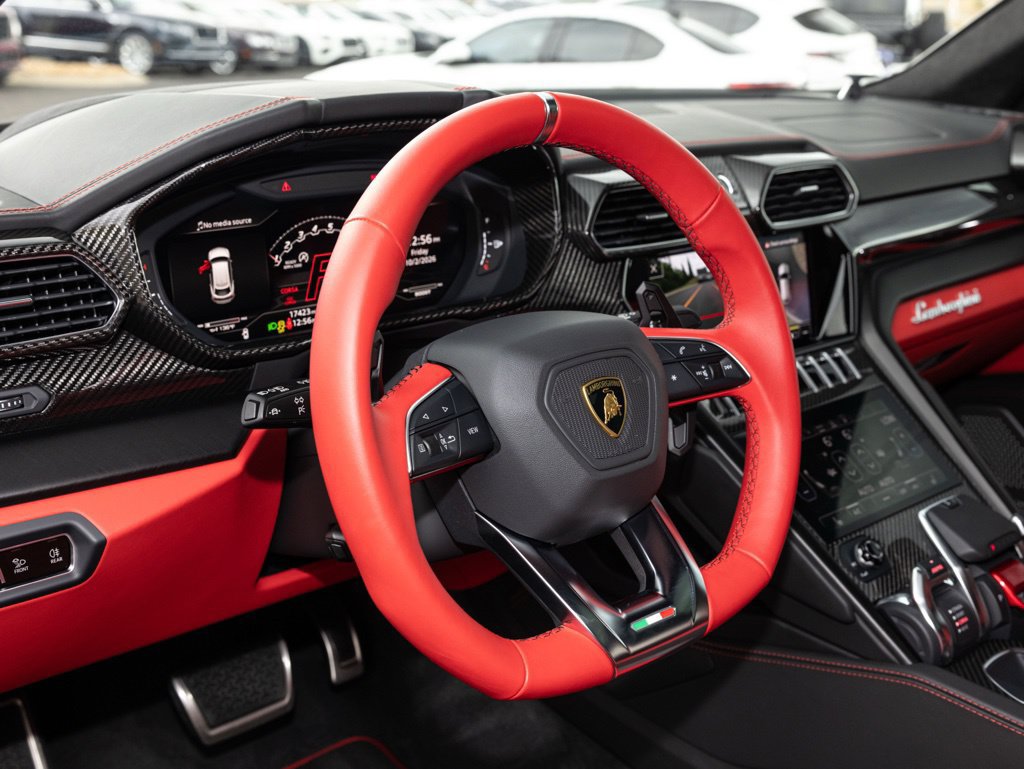 Used 2022 Lamborghini Urus AWD/4WD image 22