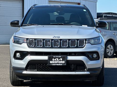 Used 2025 Jeep Compass Limited AWD/4WD image 10