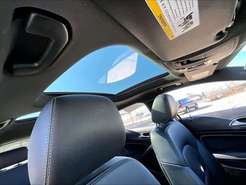 Used 2019 Mercedes-Benz GLA 250 image 13