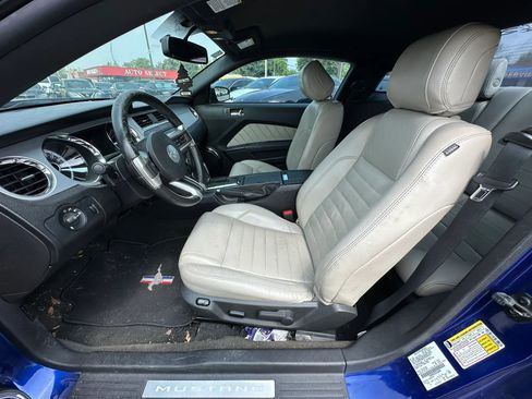 Used 2013 Ford Mustang GT Premium w/ Comfort Pkg RWD image 10