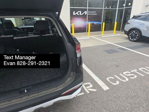 Used 2025 Kia Sportage EX w/ Premium Package image 8