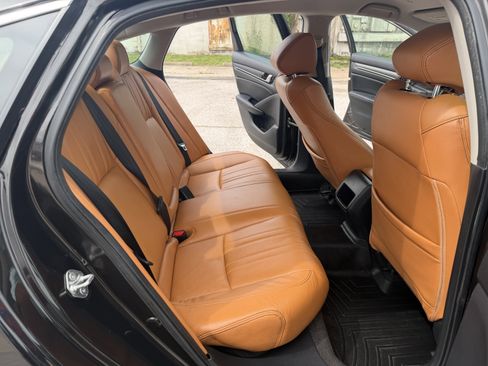 Used 2018 Honda Accord LX image 4