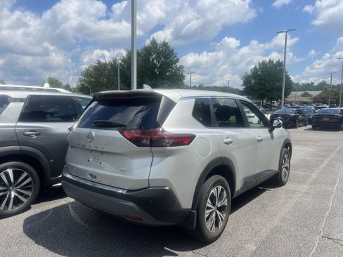 Certified 2023 Nissan Rogue SV FWD image 4