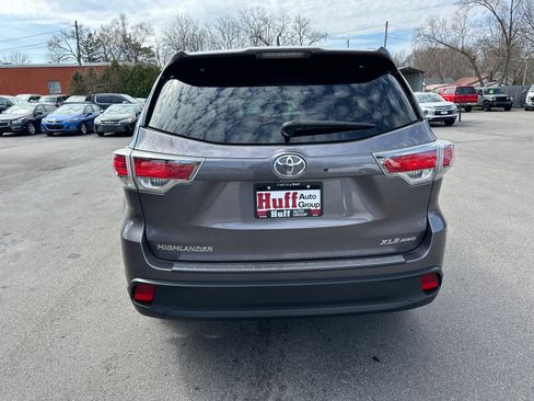 Used 2016 Toyota Highlander XLE image 7