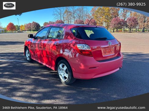 Used 2010 Toyota Matrix image 3