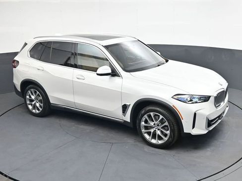 Used 2024 BMW X5 xDrive40i w/ Premium Package AWD/4WD image 26