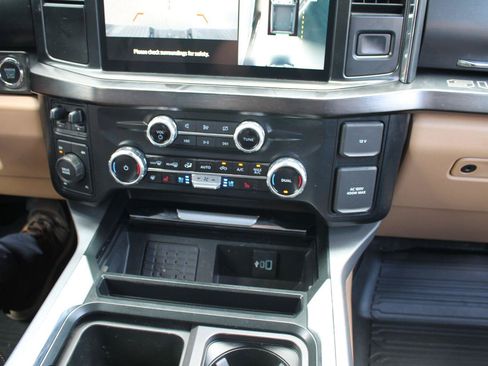 Used 2023 Ford F250 Lariat w/ Sport Appearance Package AWD/4WD image 27