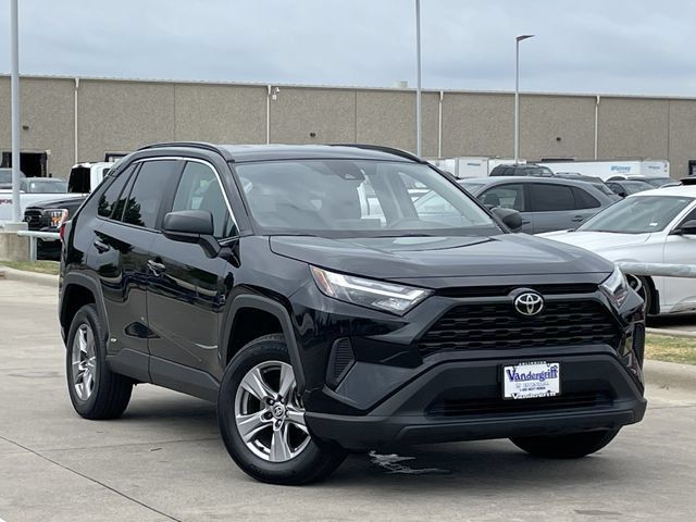 Used 2025 Toyota RAV4 LE AWD/4WD image 2