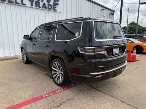 Used 2022 Jeep Grand Wagoneer Series II AWD/4WD image 4