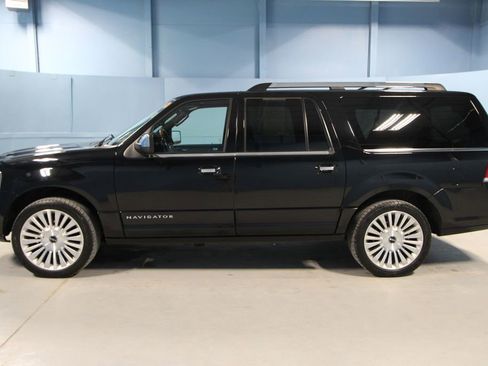 Used 2016 Lincoln Navigator L Select image 30
