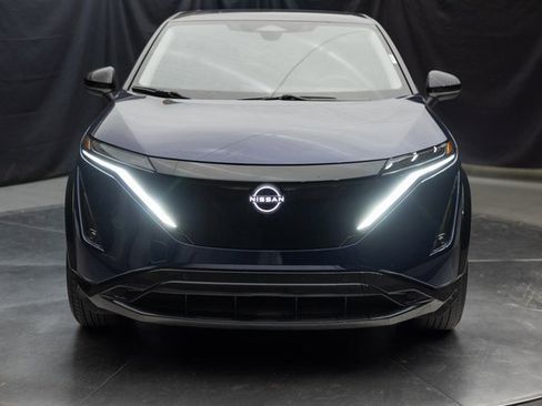 Used 2023 Nissan Ariya AWD image 4