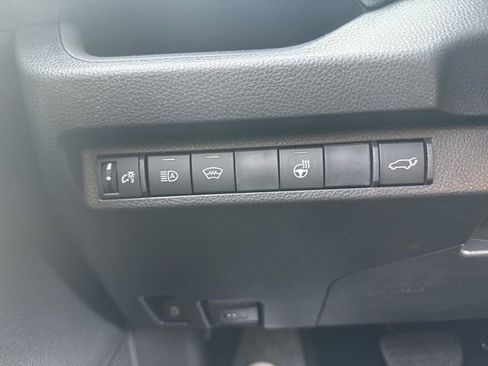 Used 2023 Toyota RAV4 SE w/ Weather & Moonroof Package image 25