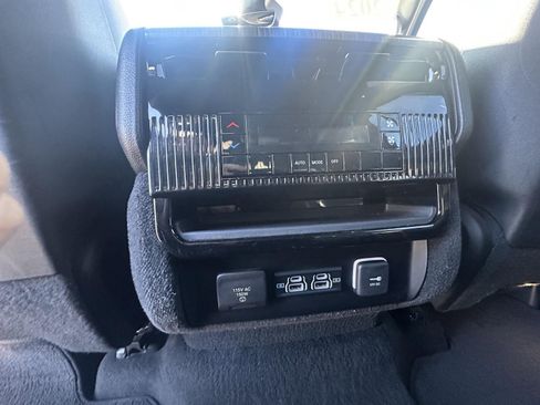 Used 2024 Jeep Wagoneer L Series II w/ Flexible Seating Group image 40