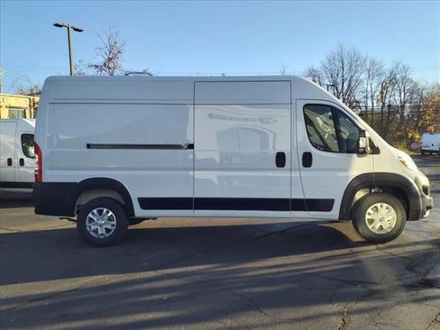 New 2024 RAM ProMaster 2500 w/ Quick Order Package 22H SLT+ image 4