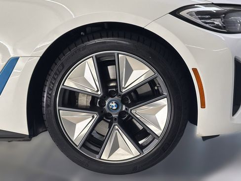 Used 2023 BMW i4 eDrive35 image 11